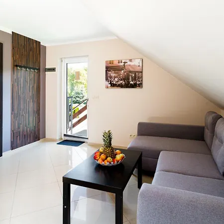 Czerwony Dworek - Duzy Teren Zielony, Plac Zabaw, Miejsce Na Grilla I Staw Z Mozliwoscia Wedkowania, Boisko