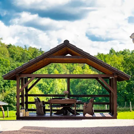 Czerwony Dworek - Duzy Teren Zielony, Plac Zabaw, Miejsce Na Grilla I Staw Z Mozliwoscia Wedkowania, Boisko Appartement *