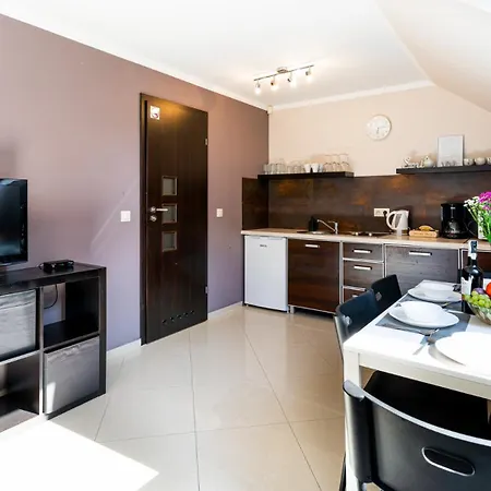 Czerwony Dworek - Duzy Teren Zielony, Plac Zabaw, Miejsce Na Grilla I Staw Z Mozliwoscia Wedkowania, Boisko *