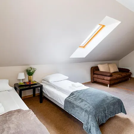 Appartement Czerwony Dworek - Duzy Teren Zielony, Plac Zabaw, Miejsce Na Grilla I Staw Z Mozliwoscia Wedkowania, Boisko Mysłakowice