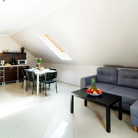 Apartament Czerwony Dworek *