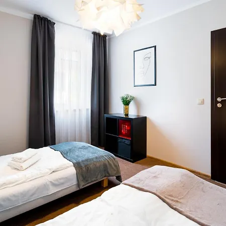 Appartement Czerwony Dworek - Duzy Teren Zielony, Plac Zabaw, Miejsce Na Grilla I Staw Z Mozliwoscia Wedkowania, Boisko