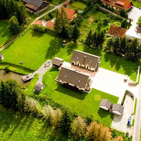 Appartement Czerwony Dworek - Duzy Teren Zielony, Plac Zabaw, Miejsce Na Grilla I Staw Z Mozliwoscia Wedkowania, Boisko *