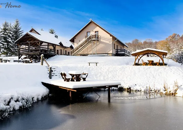 Апартаменты Czerwony Dworek - Duzy Teren Zielony, Plac Zabaw, Miejsce Na Grilla I Staw Z Mozliwoscia Wedkowania, Boisko