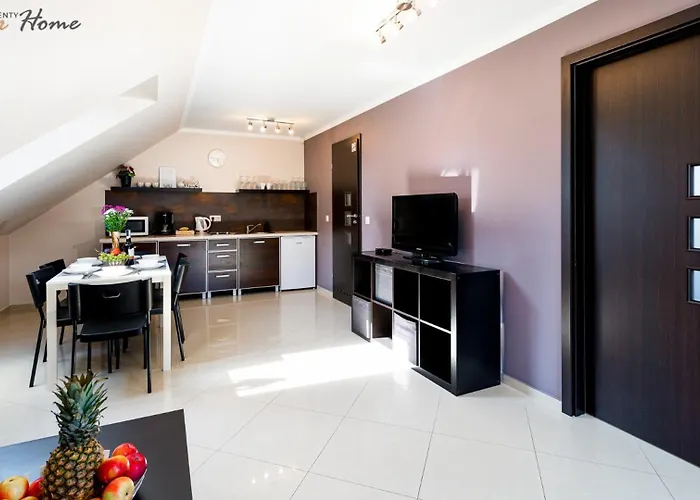 Czerwony Dworek - Duzy Teren Zielony, Plac Zabaw, Miejsce Na Grilla I Staw Z Mozliwoscia Wedkowania, Boisko *