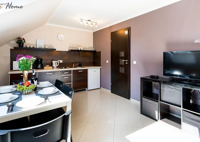 Czerwony Dworek - Duzy Teren Zielony, Plac Zabaw, Miejsce Na Grilla I Staw Z Mozliwoscia Wedkowania, Boisko Мыслаковице