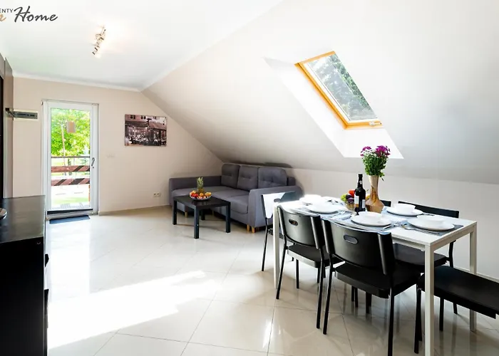 Czerwony Dworek - Duzy Teren Zielony, Plac Zabaw, Miejsce Na Grilla I Staw Z Mozliwoscia Wedkowania, Boisko Апартаменты