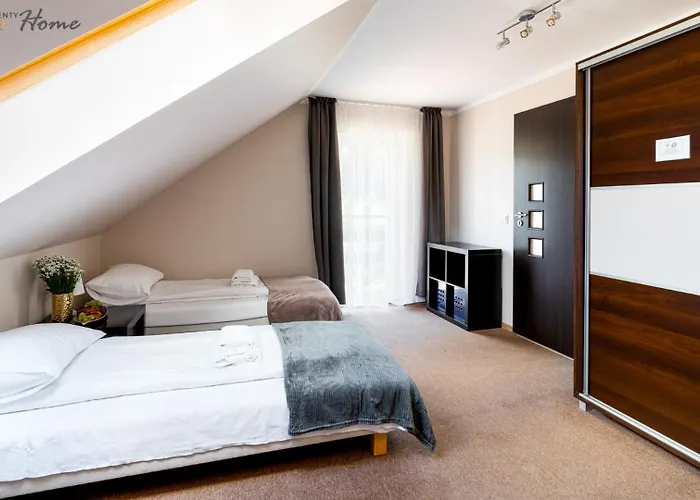 Czerwony Dworek - Duzy Teren Zielony, Plac Zabaw, Miejsce Na Grilla I Staw Z Mozliwoscia Wedkowania, Boisko * Мыслаковице