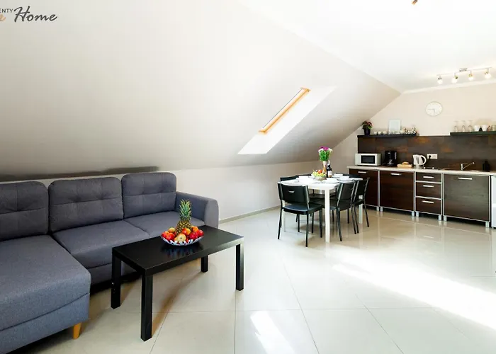 Czerwony Dworek - Duzy Teren Zielony, Plac Zabaw, Miejsce Na Grilla I Staw Z Mozliwoscia Wedkowania, Boisko