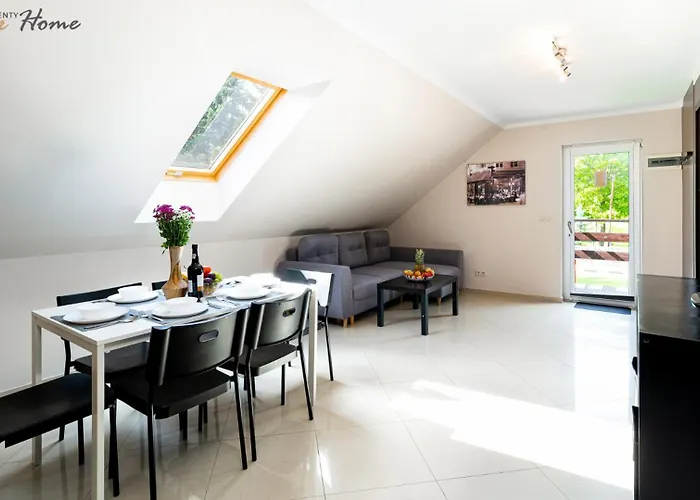 Czerwony Dworek - Duzy Teren Zielony, Plac Zabaw, Miejsce Na Grilla I Staw Z Mozliwoscia Wedkowania, Boisko *