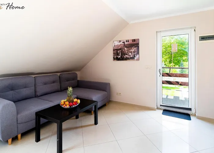 Czerwony Dworek - Duzy Teren Zielony, Plac Zabaw, Miejsce Na Grilla I Staw Z Mozliwoscia Wedkowania, Boisko