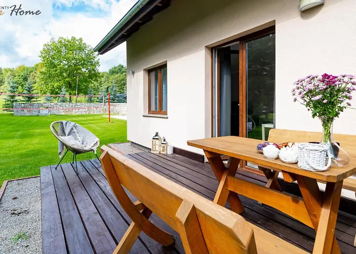 Апартаменты Czerwony Dworek - Duzy Teren Zielony, Plac Zabaw, Miejsce Na Grilla I Staw Z Mozliwoscia Wedkowania, Boisko