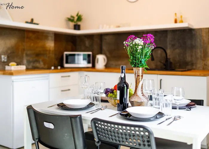 Апартаменты Czerwony Dworek - Duzy Teren Zielony, Plac Zabaw, Miejsce Na Grilla I Staw Z Mozliwoscia Wedkowania, Boisko *