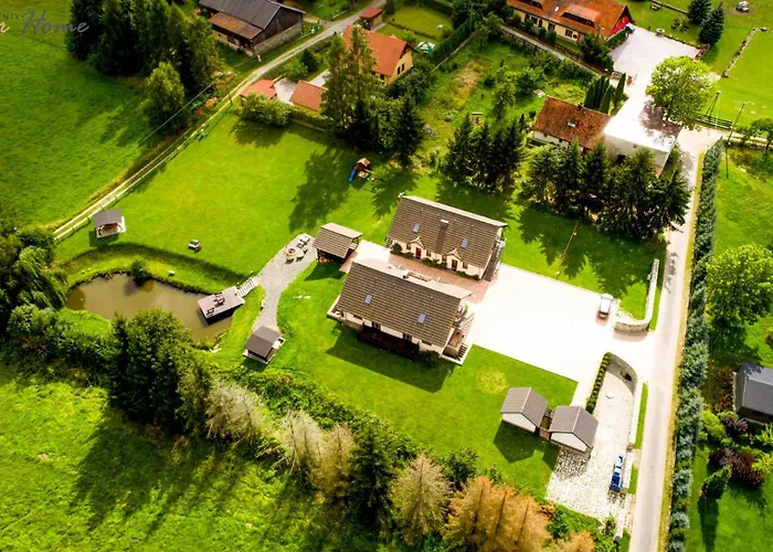 Апартаменты Czerwony Dworek - Duzy Teren Zielony, Plac Zabaw, Miejsce Na Grilla I Staw Z Mozliwoscia Wedkowania, Boisko *