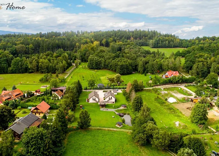 Апартаменты Czerwony Dworek - Duzy Teren Zielony, Plac Zabaw, Miejsce Na Grilla I Staw Z Mozliwoscia Wedkowania, Boisko *